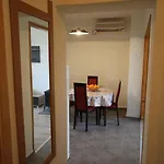 Апартаменты Lovrin *
